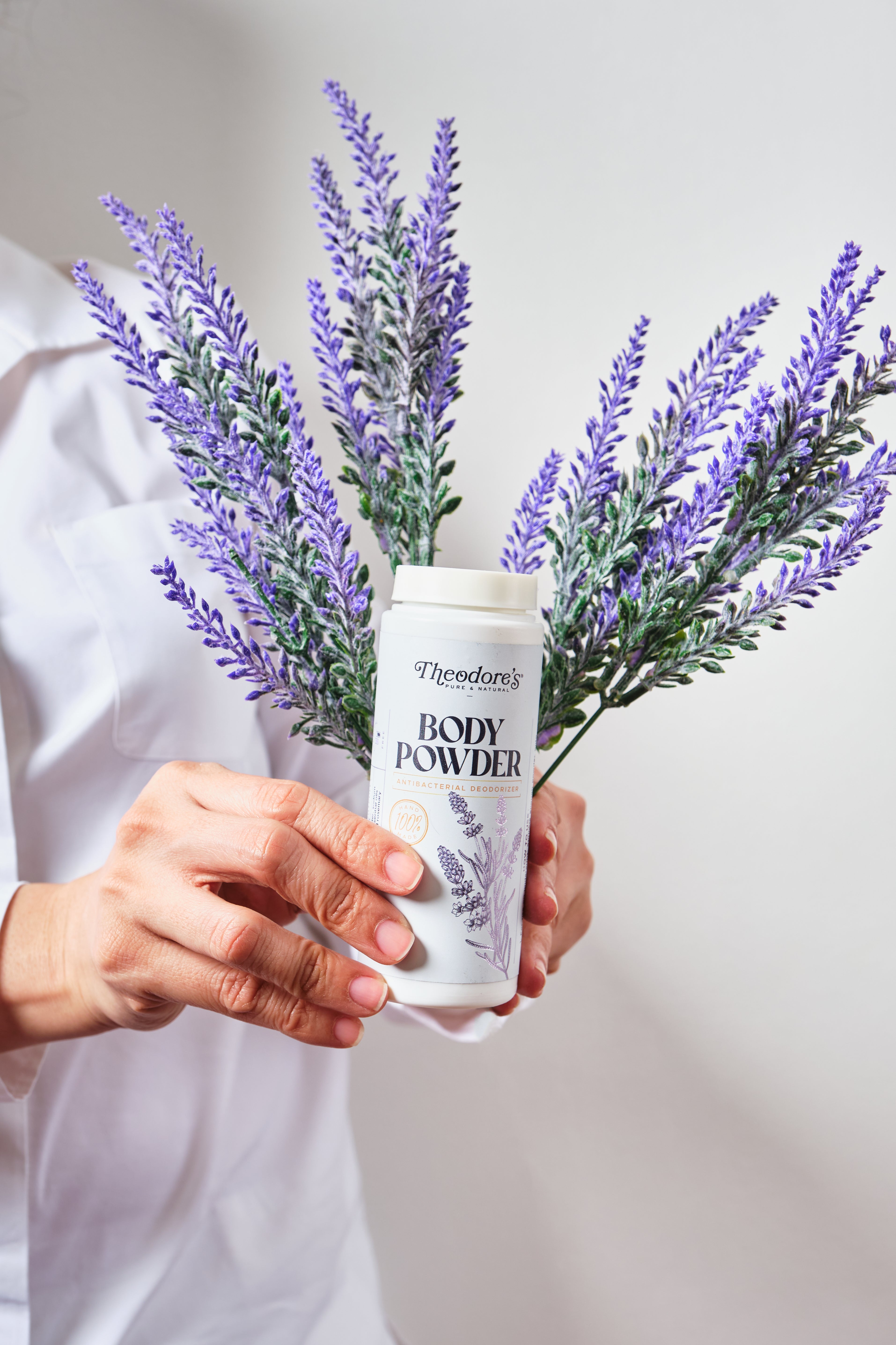 Theodores Natural Body Powder 1